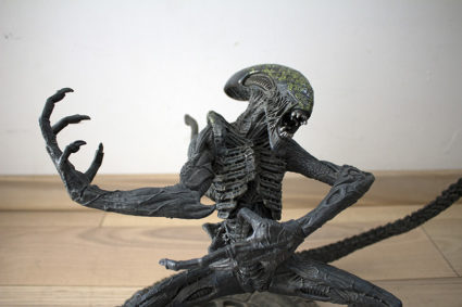 Grid Alien 12'' - Alien VS. Predator - McFarlane