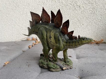 Stegosaurus Armatus - Garden woodland - Rebor